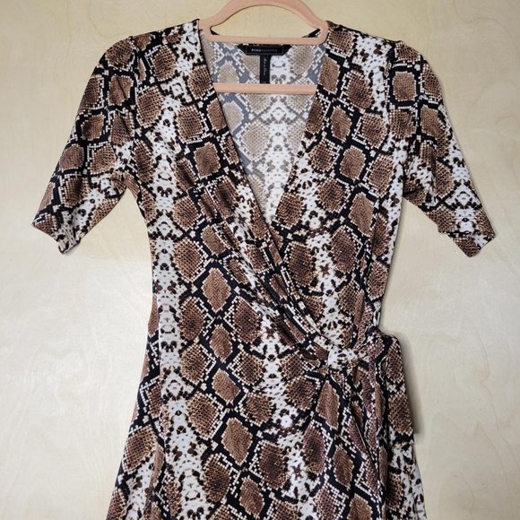 BCBG MaxAzaria Python Snake Brown Black Animal Print Wrap Dress Women Size XS - Picture 4 of 9